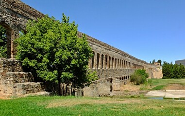 Fototapeta premium Aqueduct San Lazaro in Merida, Extremadura - Spain 