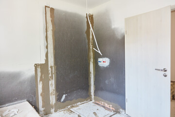 Badezimmer mit Dusche bei Renovierung oder Neubau