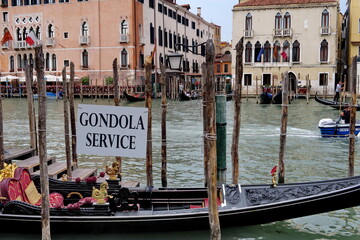 Fototapeta na wymiar Gondola Service. Venezia. Venise. Italie. Service Gondole.