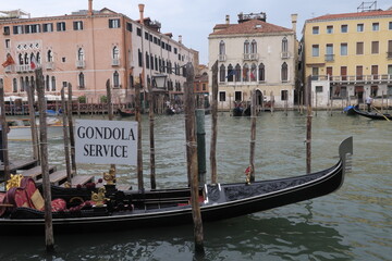 Fototapeta na wymiar Gondola Service. Venezia. Venise. Italie. Service Gondole.
