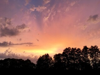 Fototapeta na wymiar Sunset in red sky