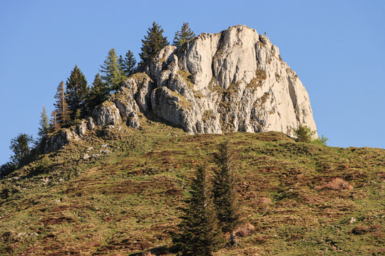 Aussichtspunkt &uuml;ber dem Wolfgangsee; Vormauerstein an der S&uuml;dostflanke des Schafberg