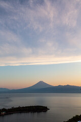 西伊豆大瀬崎から琵琶島と朝焼け富士山