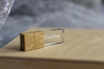 Beautiful wedding USB flash drive glass