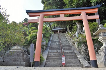 白髭神社、滋賀県、日本の景色、びわ湖、鳥居、湖、湖に浮かぶ鳥居