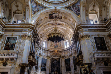 Fototapeta na wymiar Bergamo Alta, interno Duomo