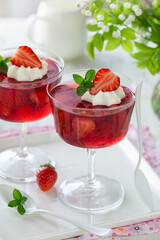 strawberry jelly dessert