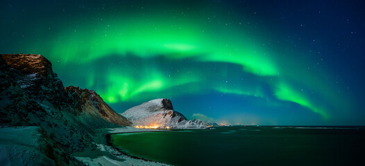 Nordlandsnupen mountain aurora