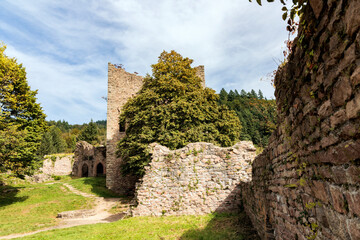 Fototapeta na wymiar Teil der Ruine Schauenburg