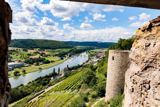 Blick auf den Neckar von der Burg Hornberg