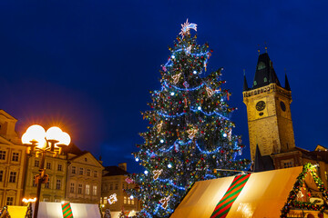 Naklejka premium Christmas tree on Old Town Square in Prague, Czech Republic