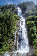 Großer Wasserfall im Ötztal