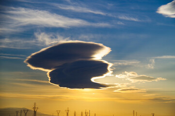 不思議な形の雲