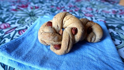 Tarallo, a donut-shaped salted biscuit with lard, pepper and almonds, typical of the southern regions of Italy. Especially in Naples in Campania.