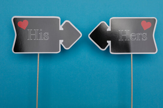 photo probs for photobooth in front of a blue background - foto requisiten f&uuml;r fotobox vor blauen Hintergrund