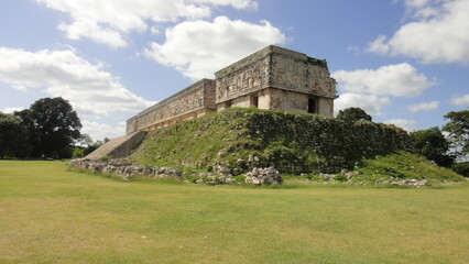 Fototapeta na wymiar Mayan ruins 