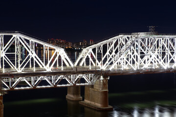 Obraz premium View of the railway bridge