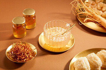 Front view of birdnest bowl with goji berry with cordycep in wooden table background   - obrazy, fototapety, plakaty