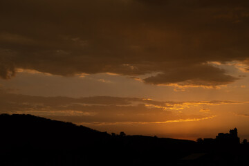 Fototapeta premium Sunset at hills in Wankaner, Gujarat, India