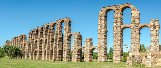 Panoramic view at the ancient Roman Miracali Aqueduct in Merida, Spain - 509991895