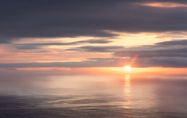 Naklejka na ściany i meble Madeira: ocean sunrise 