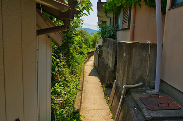 雑賀崎の狭い路地　和歌山県和歌山市	