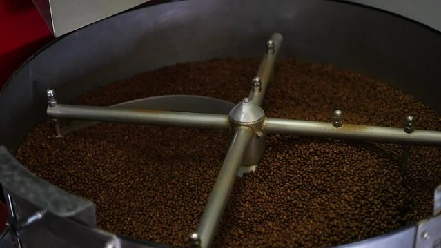 coffee factory, coffee roaster, coffee roaster, Coffee Roasting Machine, Green Beans Roasting, grains rotating, costa rica