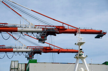 コンテナクレーン