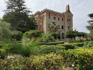 La magnifica Sicilia! I migliori paesaggi ed i monumenti di: Palermo, Cefalù, Morreale, San Vito lo Capo, Trapani, Erice, Sciacca, Agrigento, le Saline, Siracusa, Etna e Taormina.