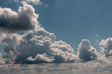 Fototapeta na wymiar Meine Lieblings Wolken, Wetterwolken, Dramatik, schnelles Wetter