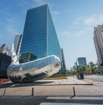 Metallic Whale at Brigadeiro Faria Lima Avenue - created by by Pei Partnership Architects - Sao Paulo, Brazil