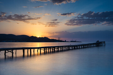 Fototapeta na wymiar Sonnenuntergang am Strand von Alcudia, Mallorca, Spanien, Mai