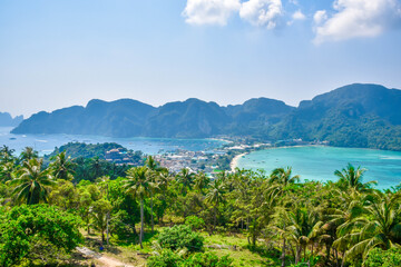 Fototapeta na wymiar Phi Phi Island in Thailand. This is viewpoint 2. Spectacular views all around.