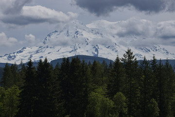 Obraz premium clouds over the mountains
