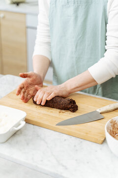 Raw candy made with cocoa and cocos recipe