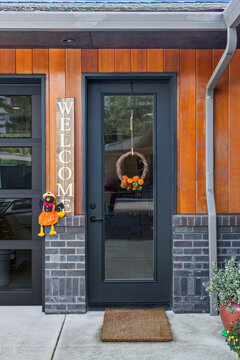 Fall Decor on Front Door