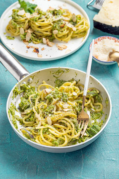 Pasta with courgette cream and roast almond