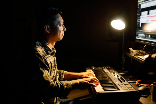 Music composer using electronic equipment