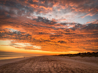 Fototapeta na wymiar Sunrise over the beach