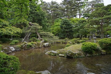 Fototapeta na wymiar 静寂に包まれた春の日本庭園の情景＠兼六園、石川