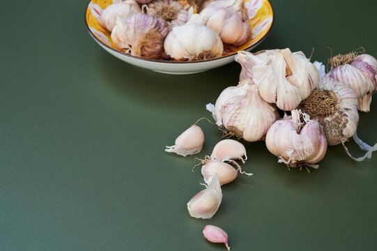 Orgainc garlic with copy space