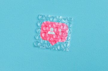 Packaging social Follower icon with bubble wrap