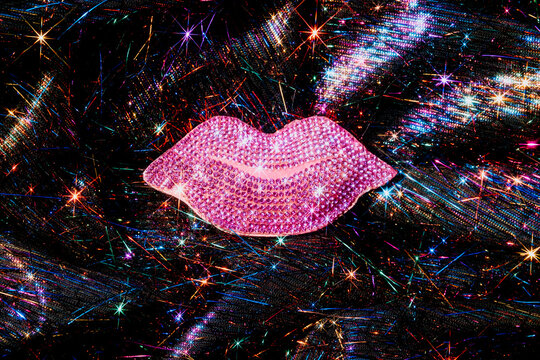 Multicolor texture and pink mouth