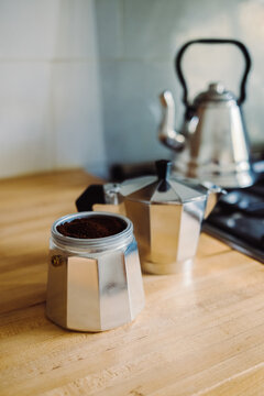 Preparing a Moka Pot