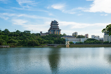 Obraz premium At dusk on a sunny day, Qingxiu mountain scenic spot in Nanning, Guangxi