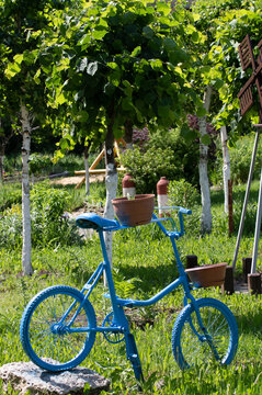 cycling, painted, garden decoration
