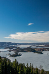 Fiordy norweskie jeziora zima