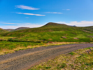 Paisajes verdes de Islandia del norte