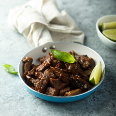 Stir fry beef with fresh lime