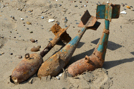 Russian aerial bombardment Ukraine unexploded 11KG bombs